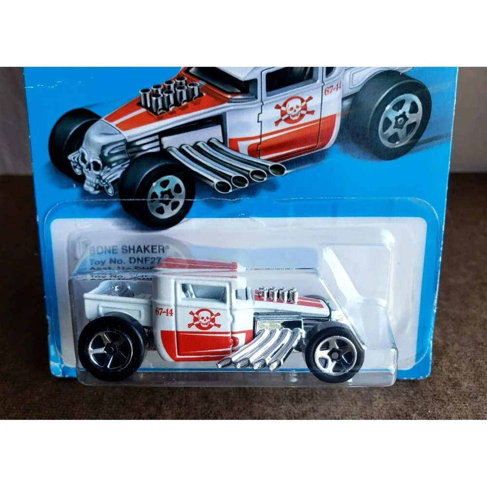 2016 Hot Wheels BONE SHAKER Matte White RETRO STYLE SERIES Toy #DNF27 1:64 5-SP